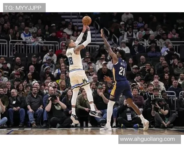 雄鹿与骑士激战正酣NBA赛场精彩对决引发球迷热议